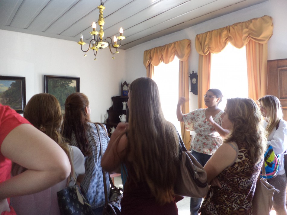 Professores visitam o Museu da Família Colonial
