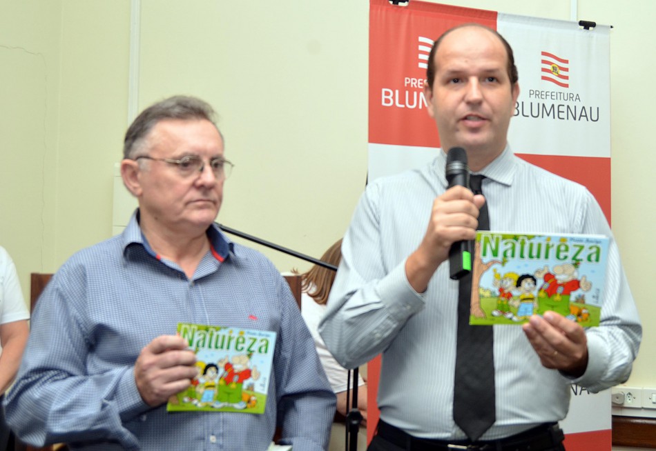 Encontro de Educação Ambiental inicia com lançamento de cartilha