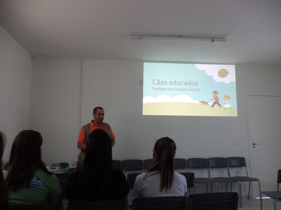 Palestras trazem informações sobre segmento pet e manejo de cães 
