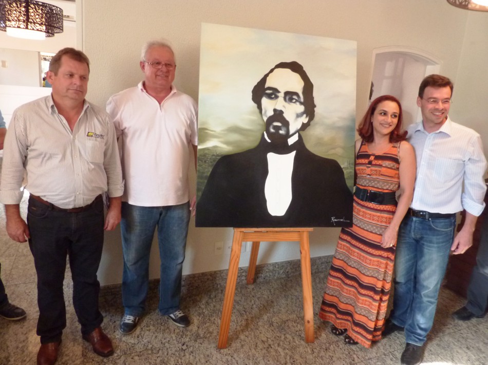 Quadro realça juventude do Dr. Blumenau