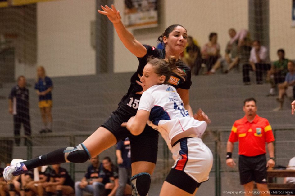 Handebol de Blumenau perde na estreia da Liga Nacional 