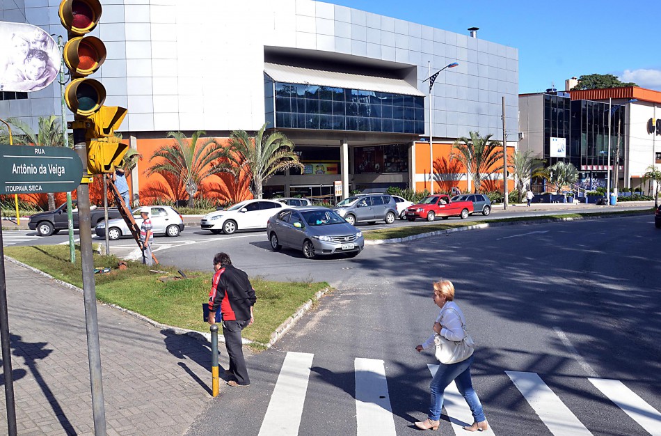 Sistema semafórico da região central da cidade passa por modernização
