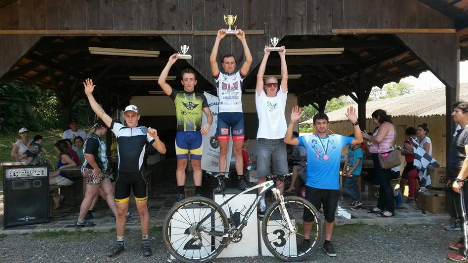 Blumenau é campeã e se destaca em competições de Mountain Bike