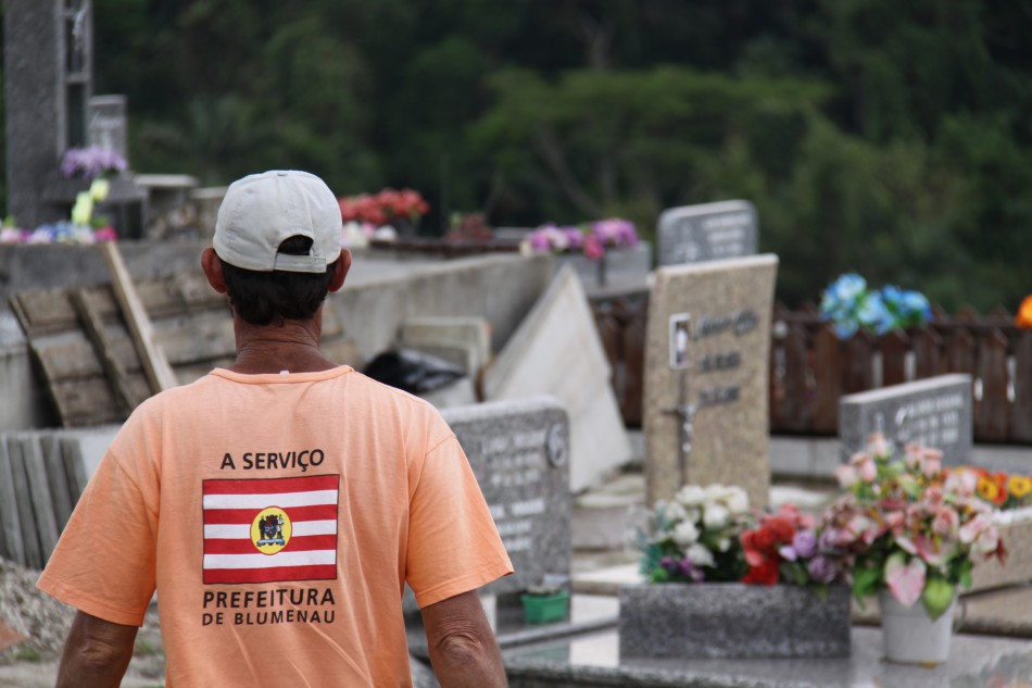 Prefeitura convoca arrendatários para regularizar situação de túmulos