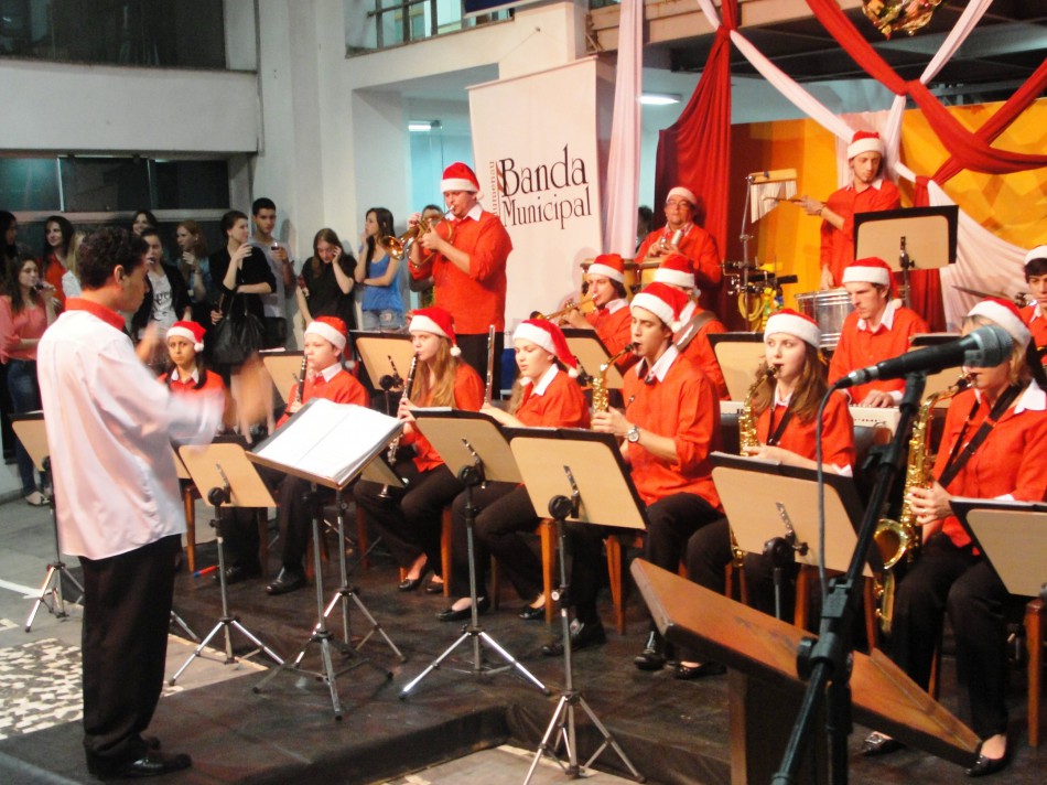 Banda Noel estreia espetáculo na Vila Itoupava