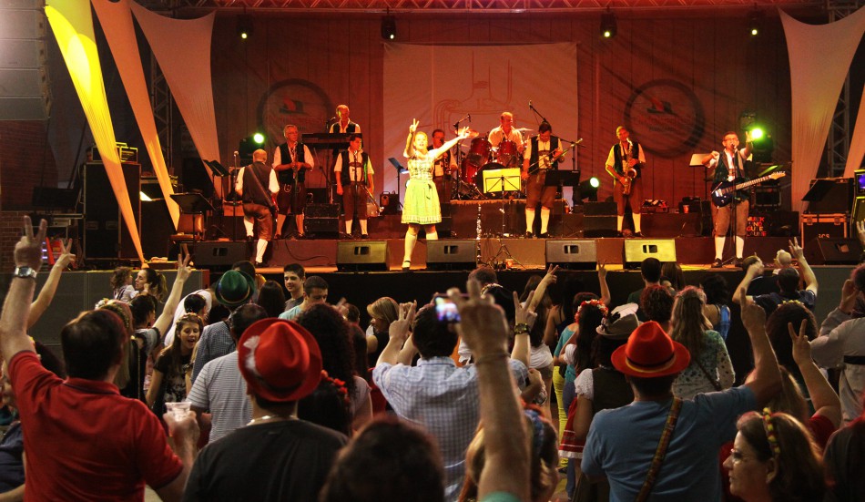 Oktoberfest será normal no domingo de eleições