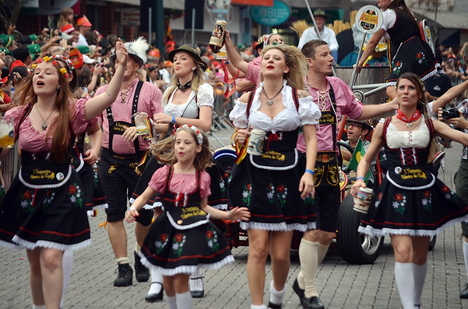 Seguem abertas inscrições para os interessados em desfilar na Oktoberfest