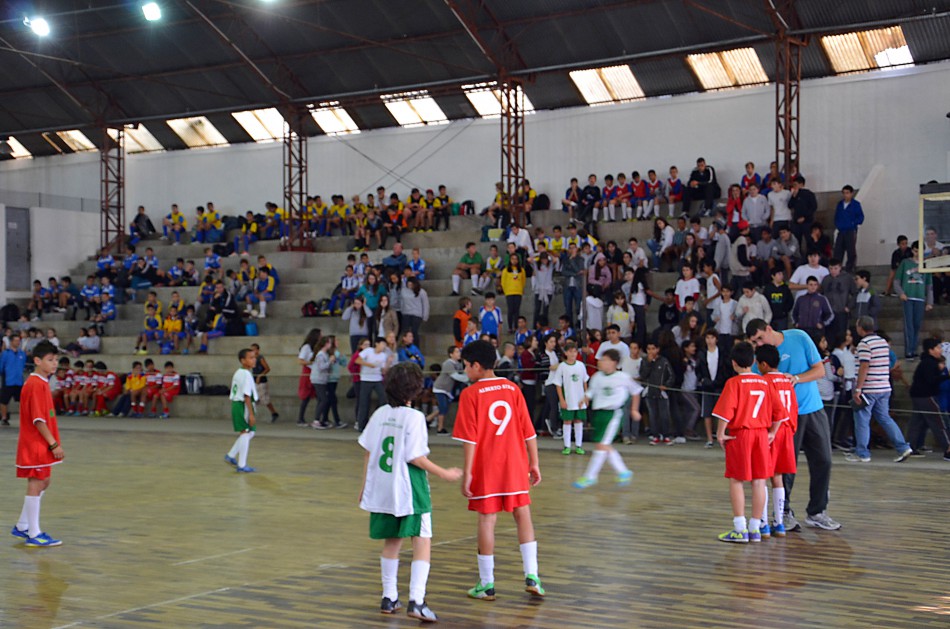 Disputas dos Jogos Escolares Municipais de Futsal seguem até amanhã