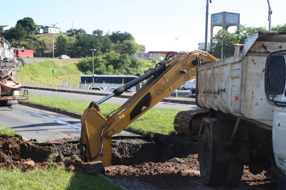 Manutenção em tubulação muda trânsito na região da Rodoviária 