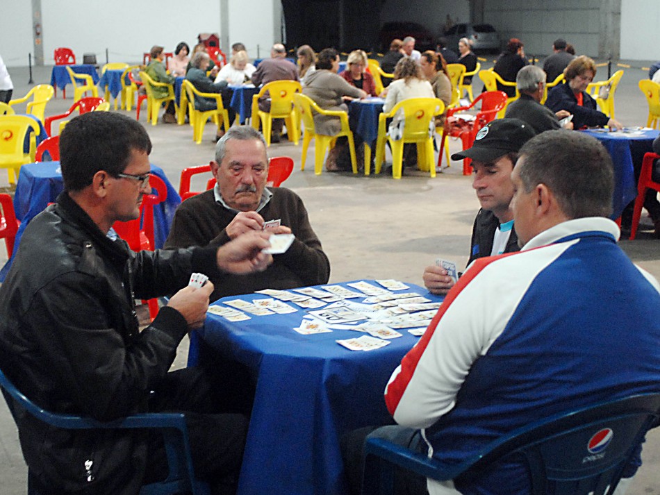Torneio de Canastra Cidade de Blumenau com inscrições abertas