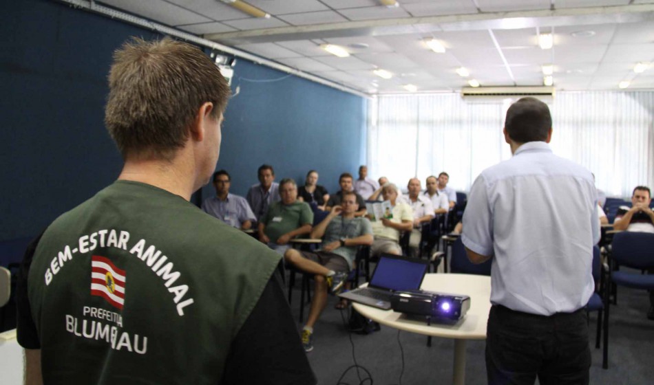 Bem Estar Animal capacita 30 funcionários do Seterb e Consórcio Siga