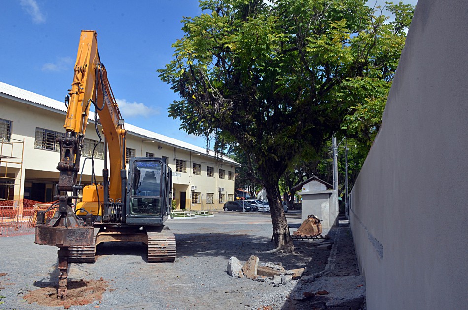 Reforma da escola Quintino Bocaiúva, no Testo Salto, segue acelerada