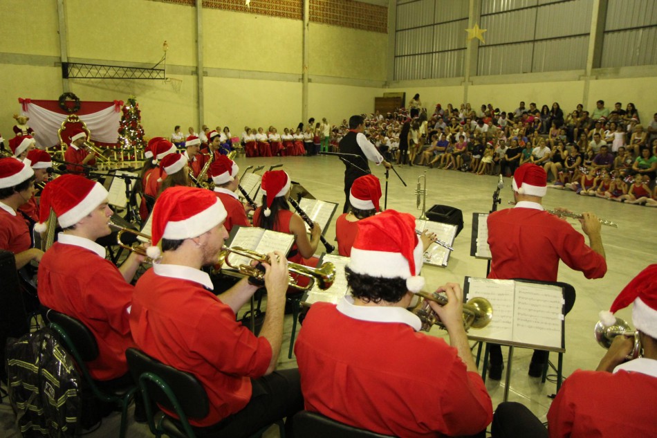 Projeto Natal nos Bairros visita seis comunidades de Blumenau em 2014