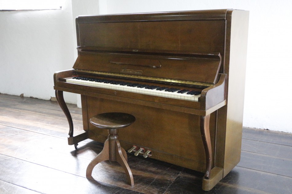 Conheça o "piano de apartamento"