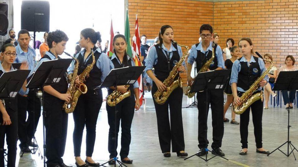 Escola Henrique Alfarth realiza II Mostra de Bandas e Fanfarras