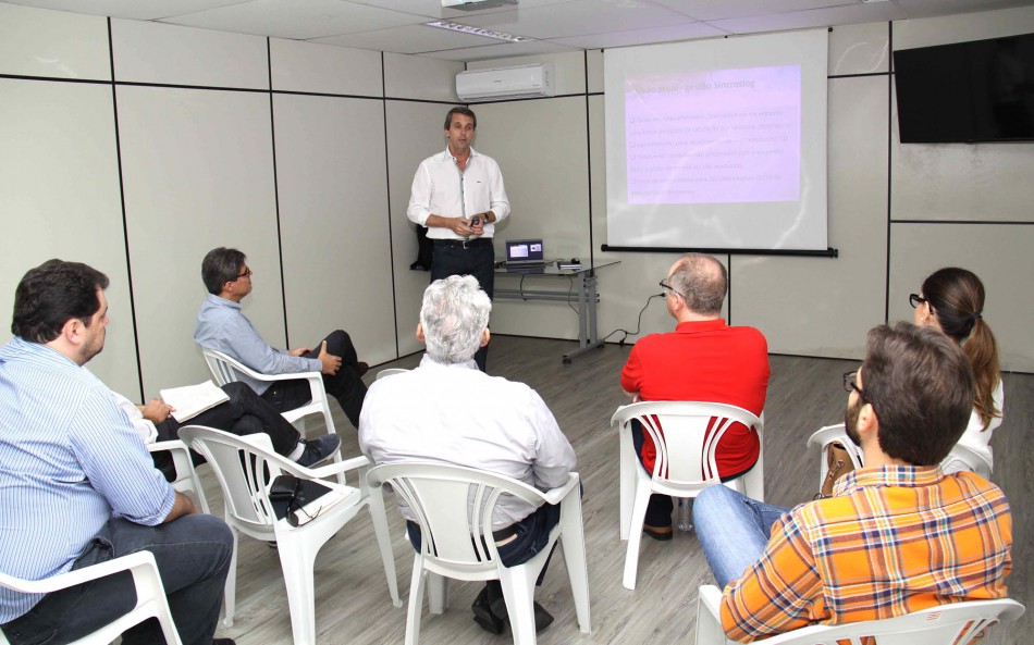 Observatório Social realiza visita técnica a Central de Distribuição da Prefeitura