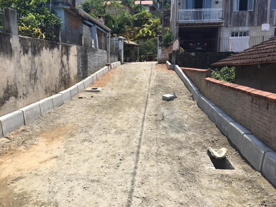 Rua Maurino Valentim Jacinto recebe camada asfáltica nos próximos dias