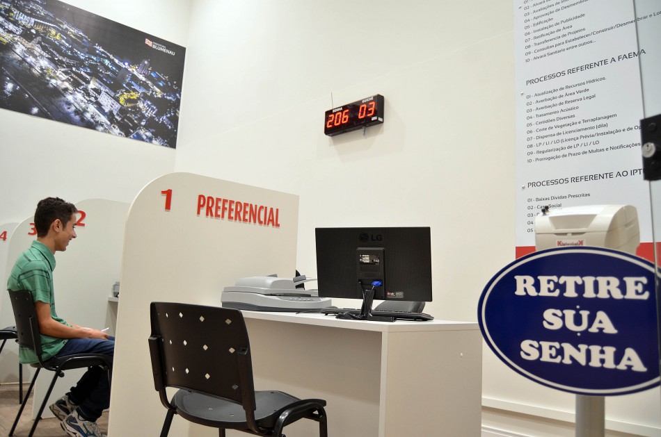 Estruturas da Prefeitura em Shopping facilitam vida das pessoas