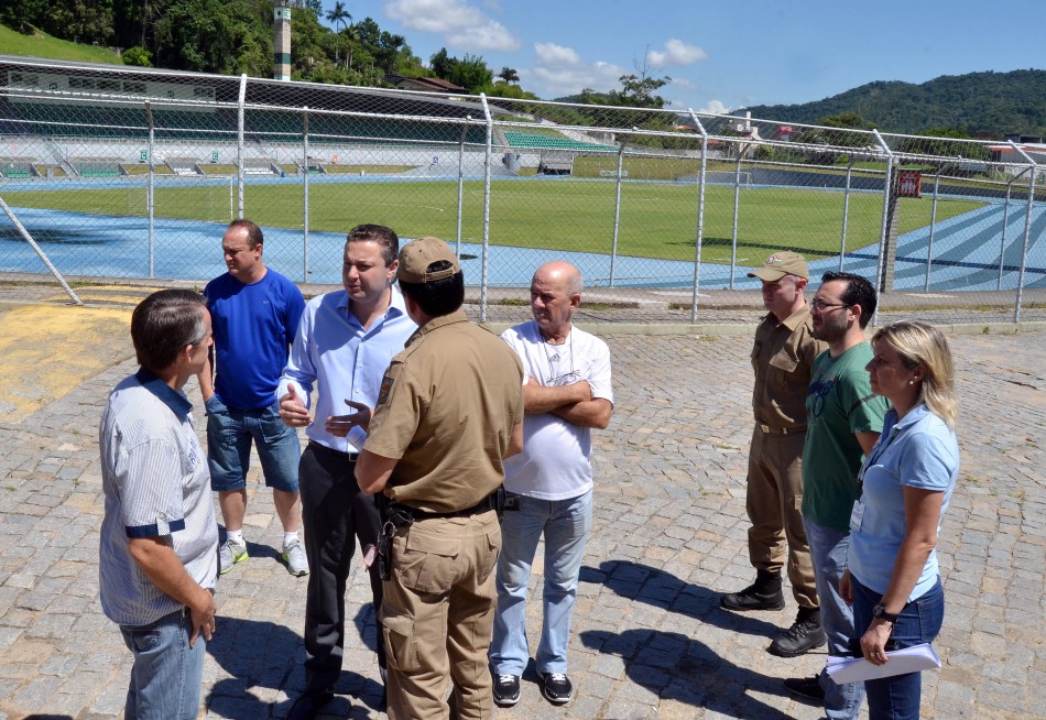 Prefeitura acompanha vistoria da Polícia Militar no Estádio do Sesi