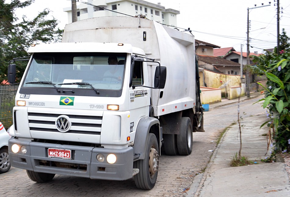 Coleta do lixo seletivo começa a ser feita das 7h às 17h