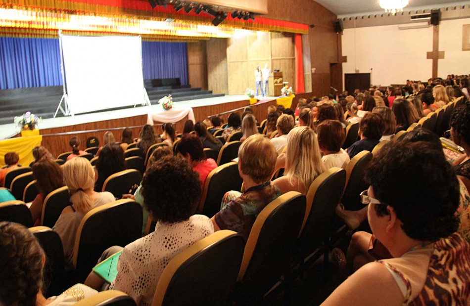 Professores da educação infantil passam por formação