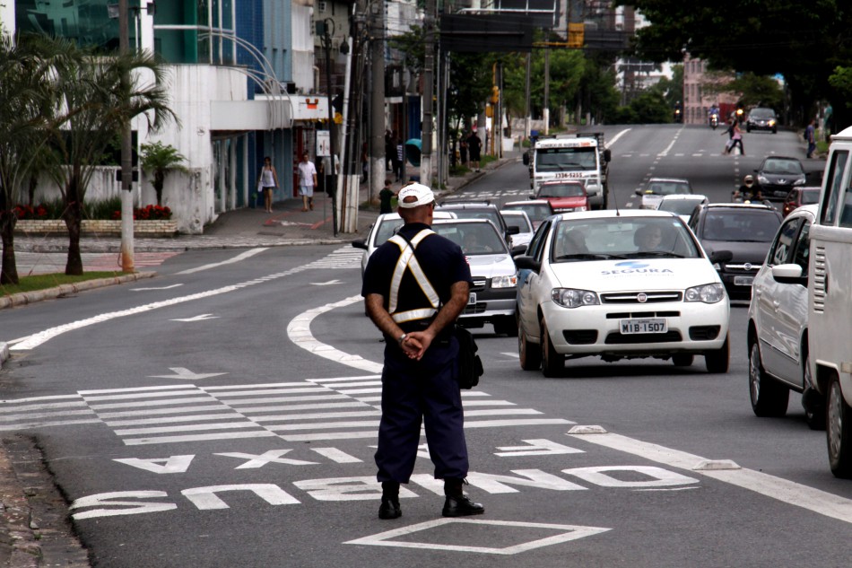 Paralisação intempestiva  do transporte coletivo prejudica comunidade