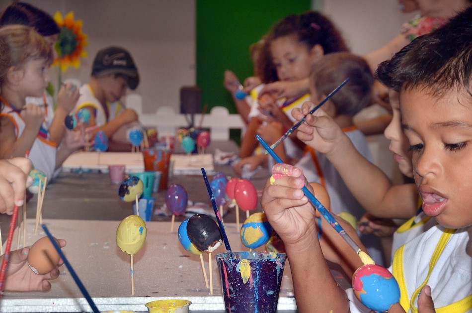 Oficina de Pintura de Casquinhas da Osterdorf é sucesso entre crianças