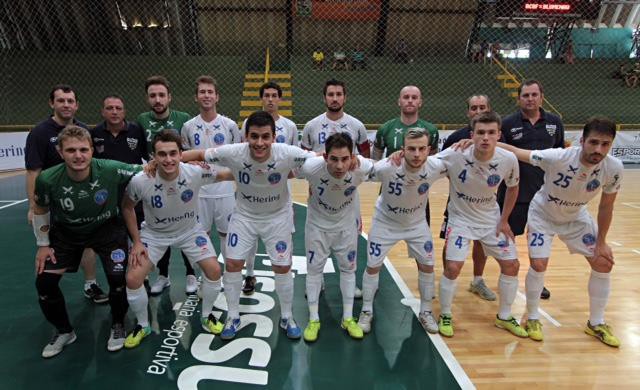 Blumenau vence e alcança vice-liderança pela Copa Cataratas de Futsal