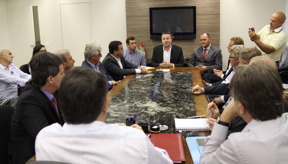 Ferrovia da Integração é tema de debate com Governo do Estado