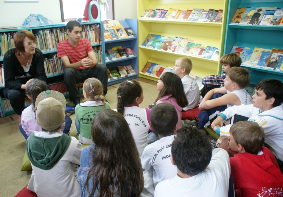 Biblioteca Fritz Müller agenda visita de grupos