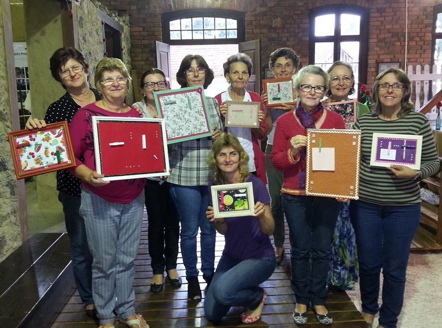 Vila Itoupava oferece curso de artesanato