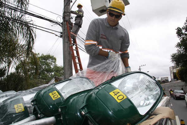 Bairro Badenfurt recebe investimentos na iluminação pública 