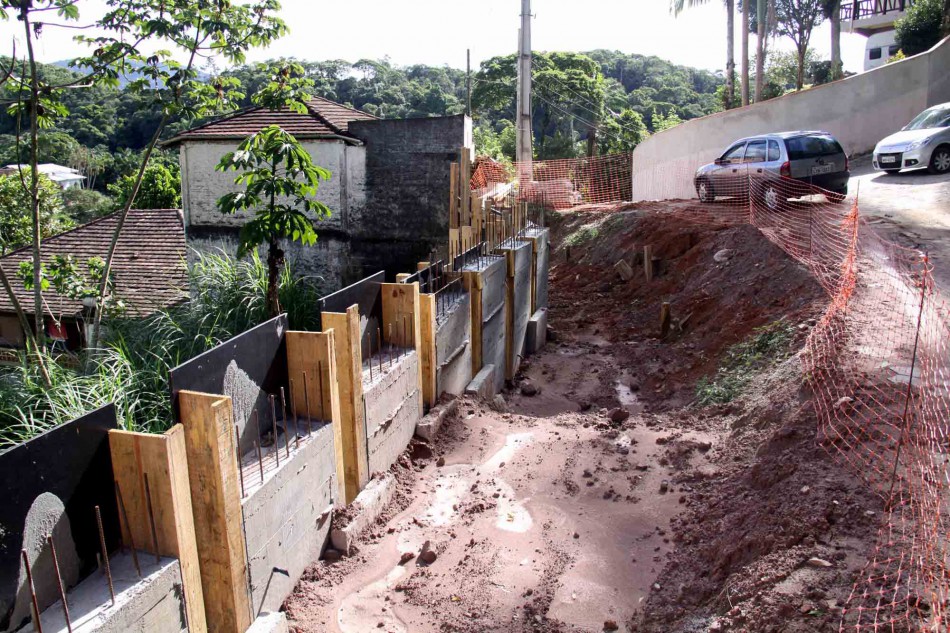 Projeto envolve comunidade no acompanhamento a obras de contenção