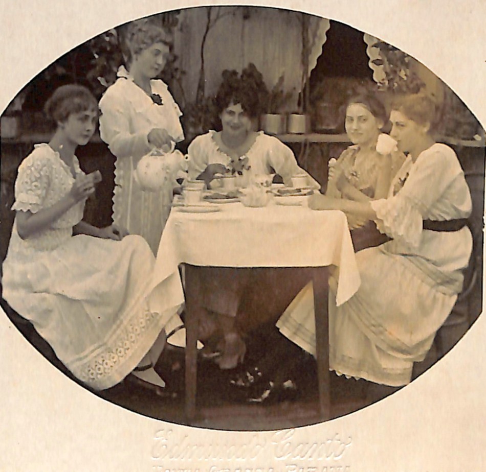 Memória Digital: Café com amigas