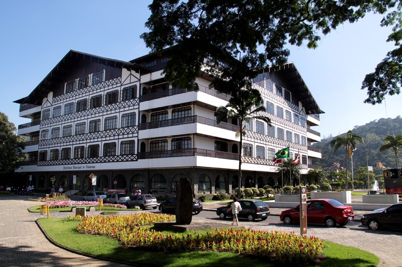 Prefeitura regulariza túmulos cadastrados em áreas de risco