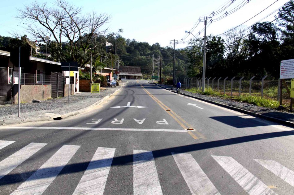 Prefeitura conclui obra de pavimentação da rua Oswin Wachholz