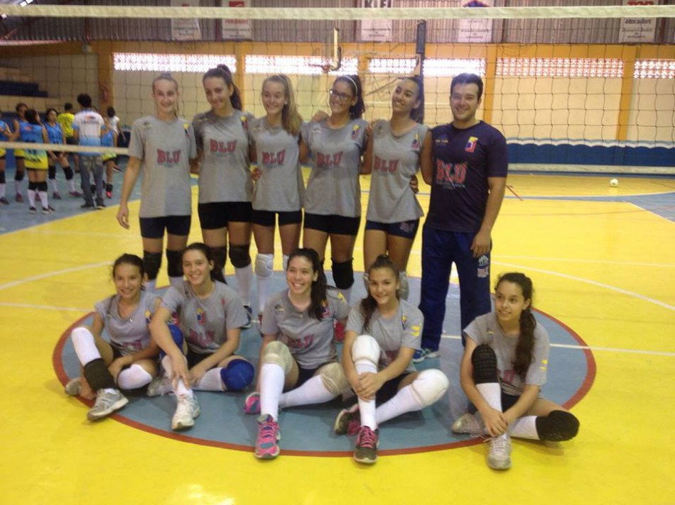 Voleibol de Blumenau disputa etapa estadual da categoria mirim