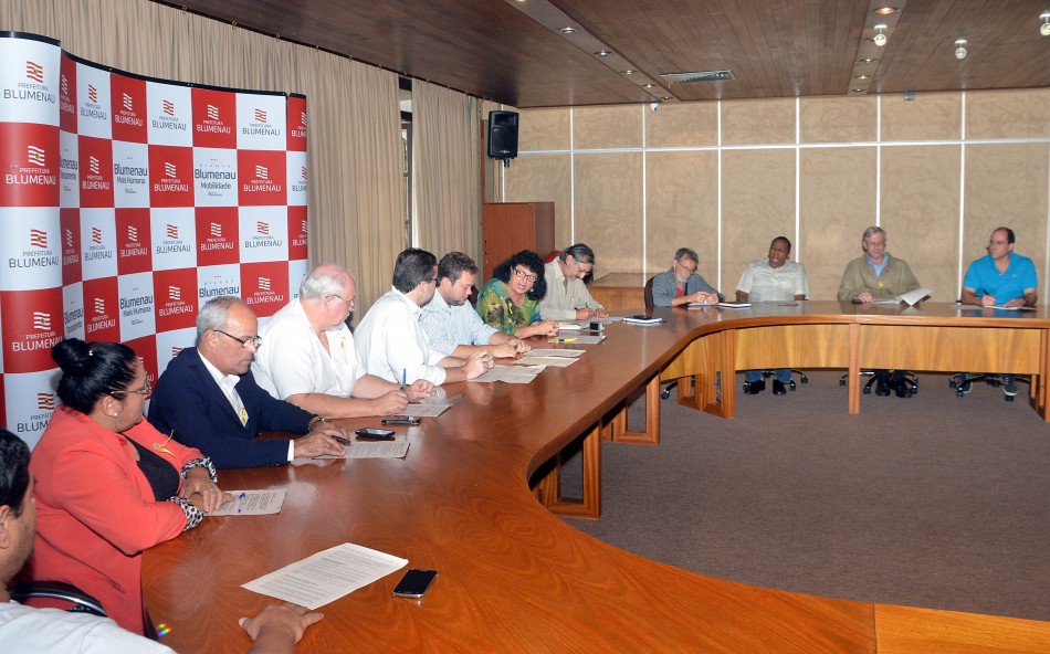 Administração Municipal recebe Conselhos de Segurança