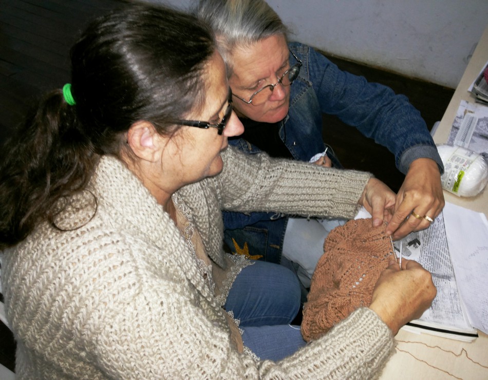 Curso preserva tradição do tricô artístico 
