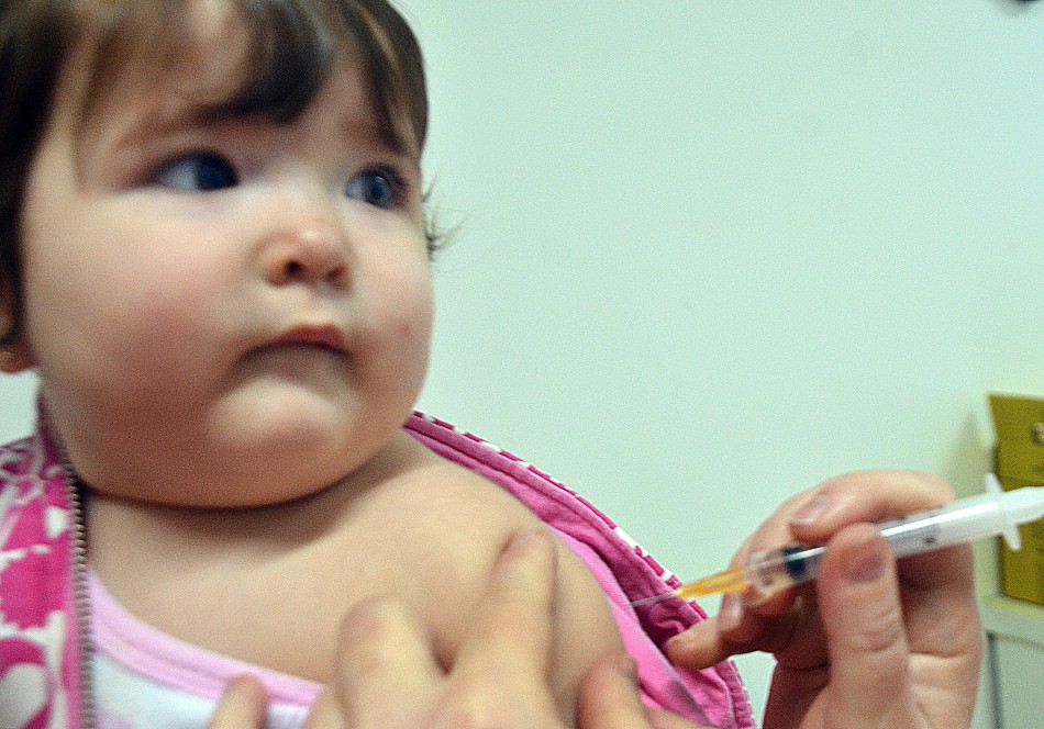 Cerca de mil pessoas são vacinadas contra Hepatite B no sábado