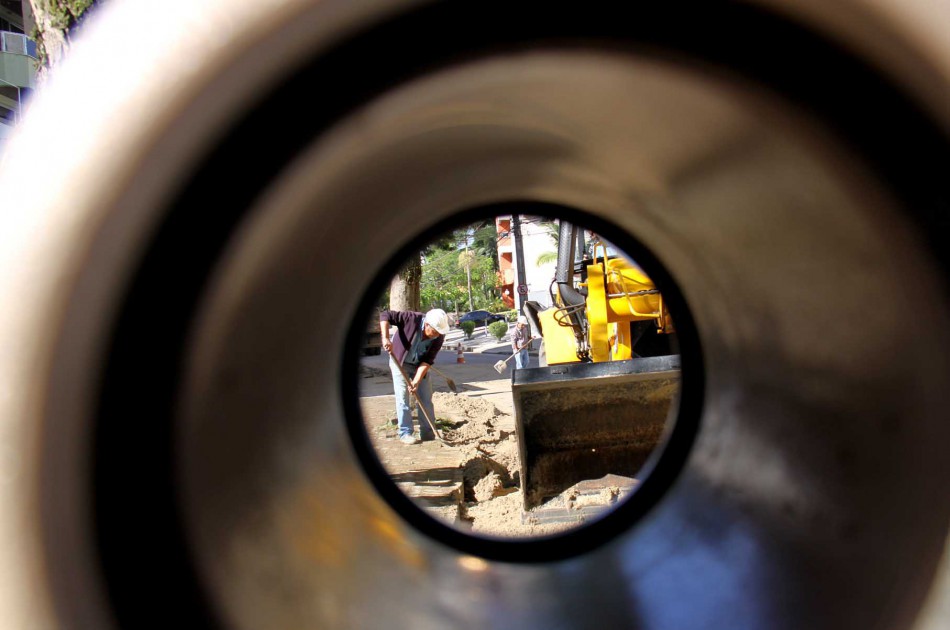 Samae conclui tubulação de água na rua Max Hering, no Victor Konder
