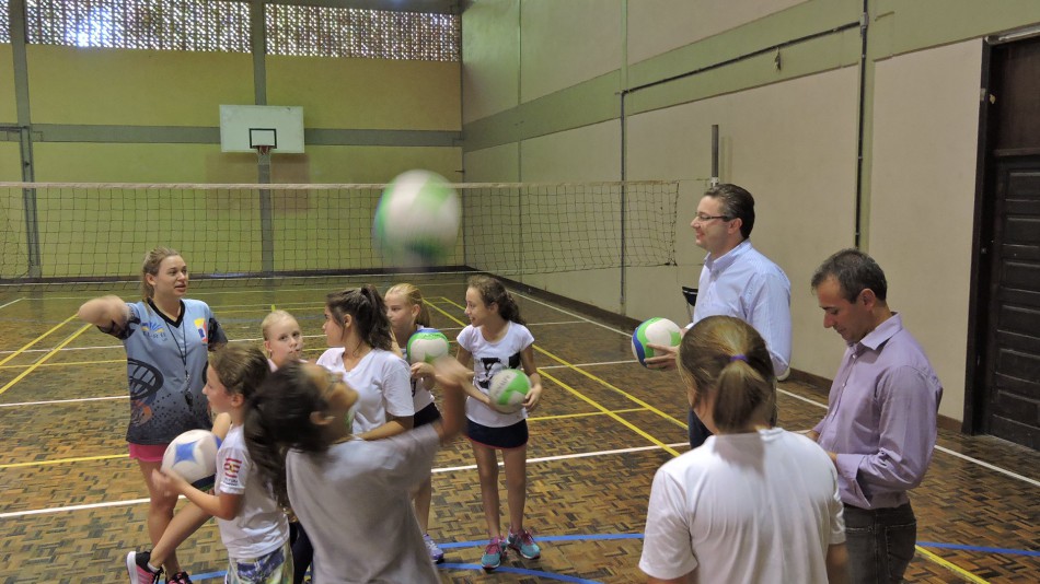 Programa de Iniciação Esportiva já beneficia mais de 1.700 alunos