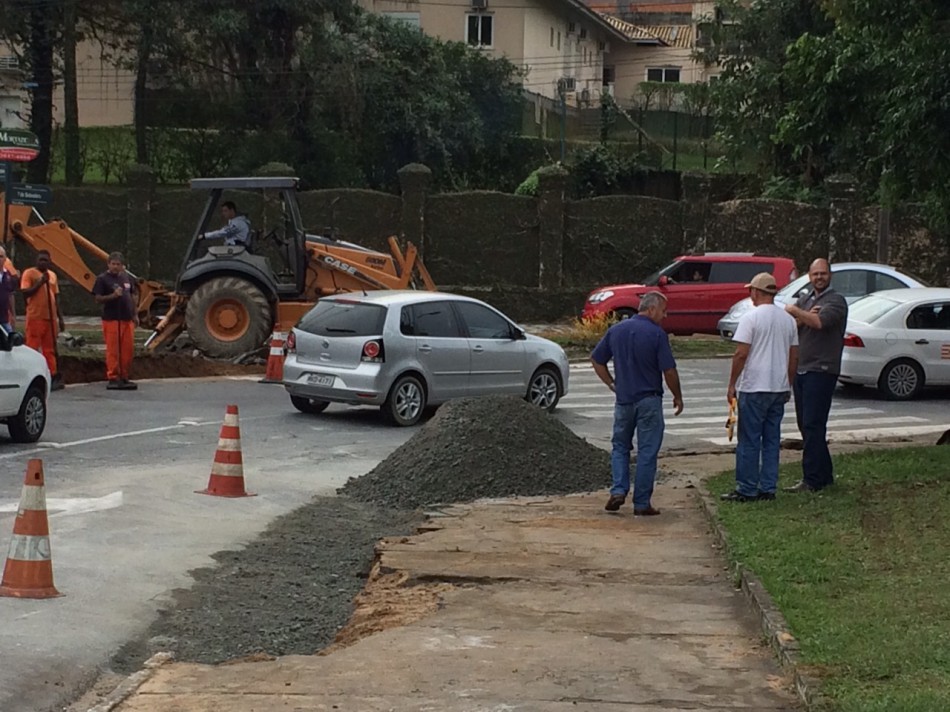 Ruas do bairro Victor Konder passam por intervenção para facilitar tráfego