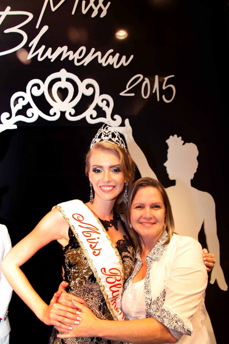 Ana Paula Fernandes dos Santos é eleita Miss Blumenau 2015