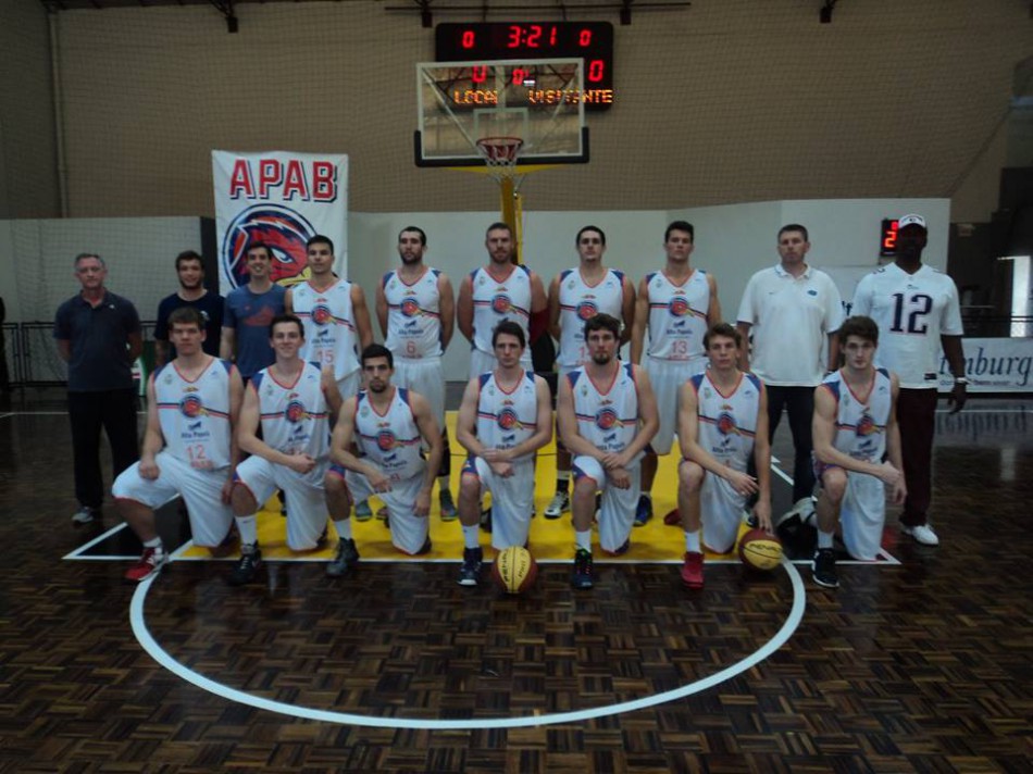 Basquete de Blumenau enfrenta Florianópolis pelo Campeonato Estadual