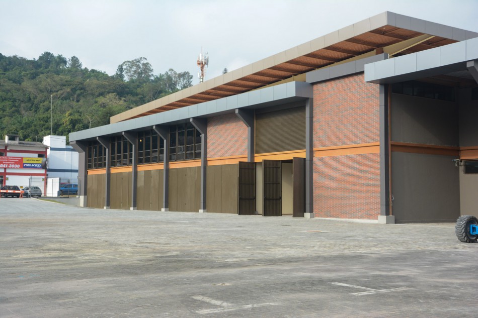 Finalizada obra do Eisenbahn Biergarten