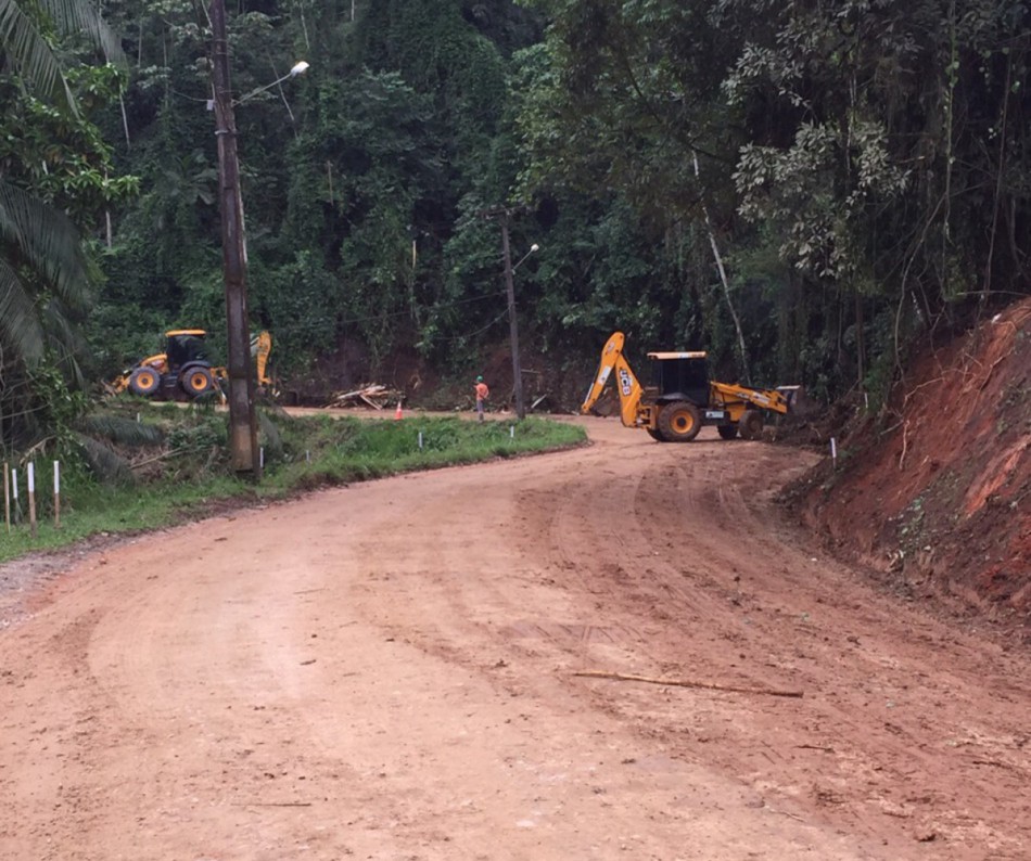 Prefeitura inicia pavimentação da rua Vale do Selke, no Testo Salto