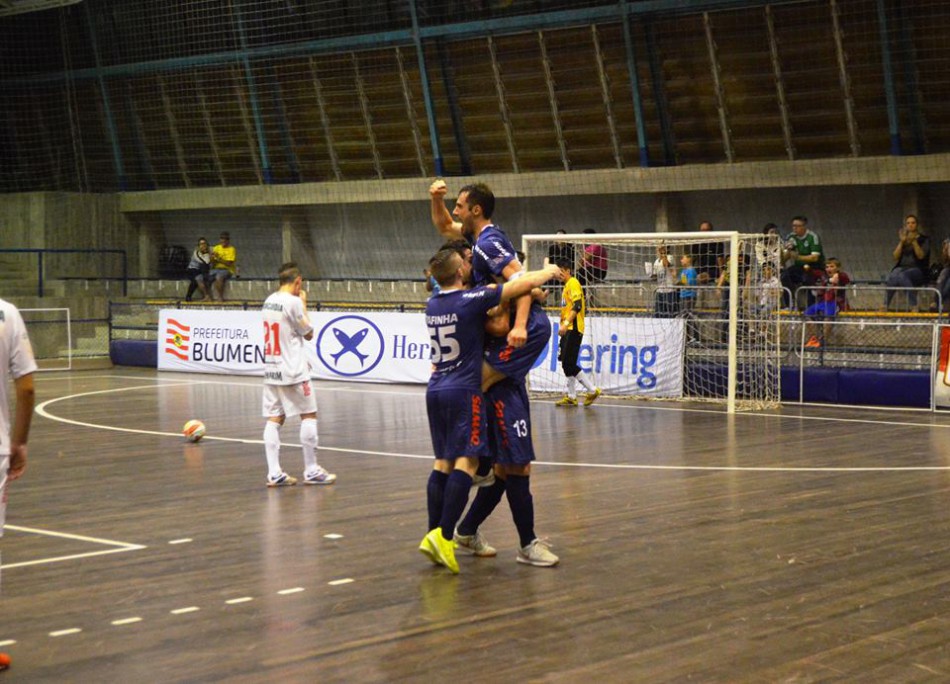 Futsal de Blumenau vence Concórdia de goleada em campeonato estadual