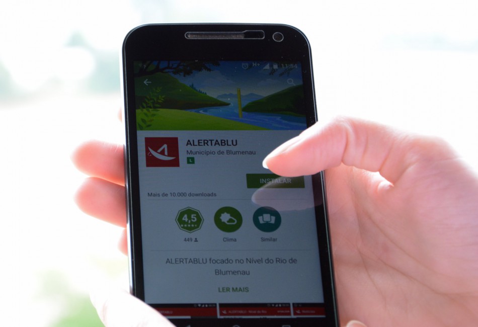 Dobra número de downloads do aplicativo Alertablu