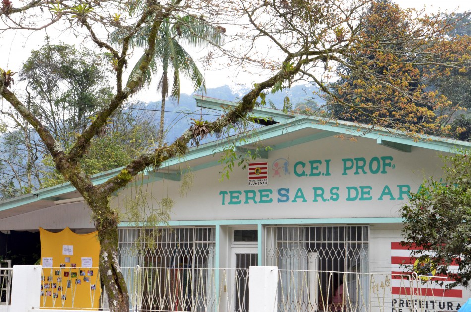 CEI Tereza Raquel de Araújo promove Caminhada da Primavera